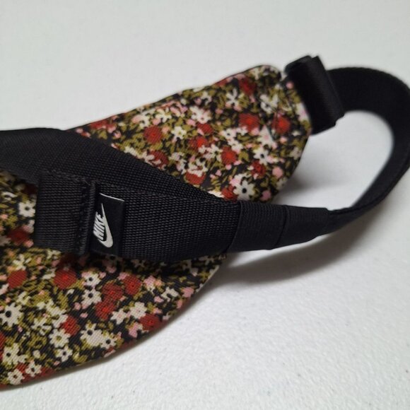 Nike Heritage Belt‎ Bag Fanny Ack Waist Floral Poppy Travel Small Discreet Vacay - Picture 2 of 7